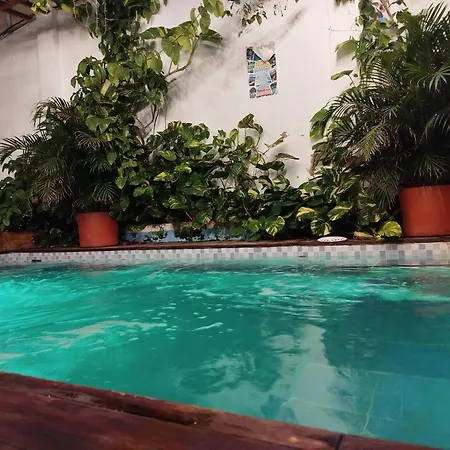 Habitacion Familiar Hasta Para 8 Personas Frente Al Mar Con Aire Acondicionado Y Wifi Bed and breakfast Cartagena
