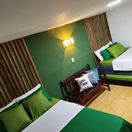 Habitacion Familiar Hasta Para 8 Personas Frente Al Mar Con Aire Acondicionado Y Wifi Bed and breakfast